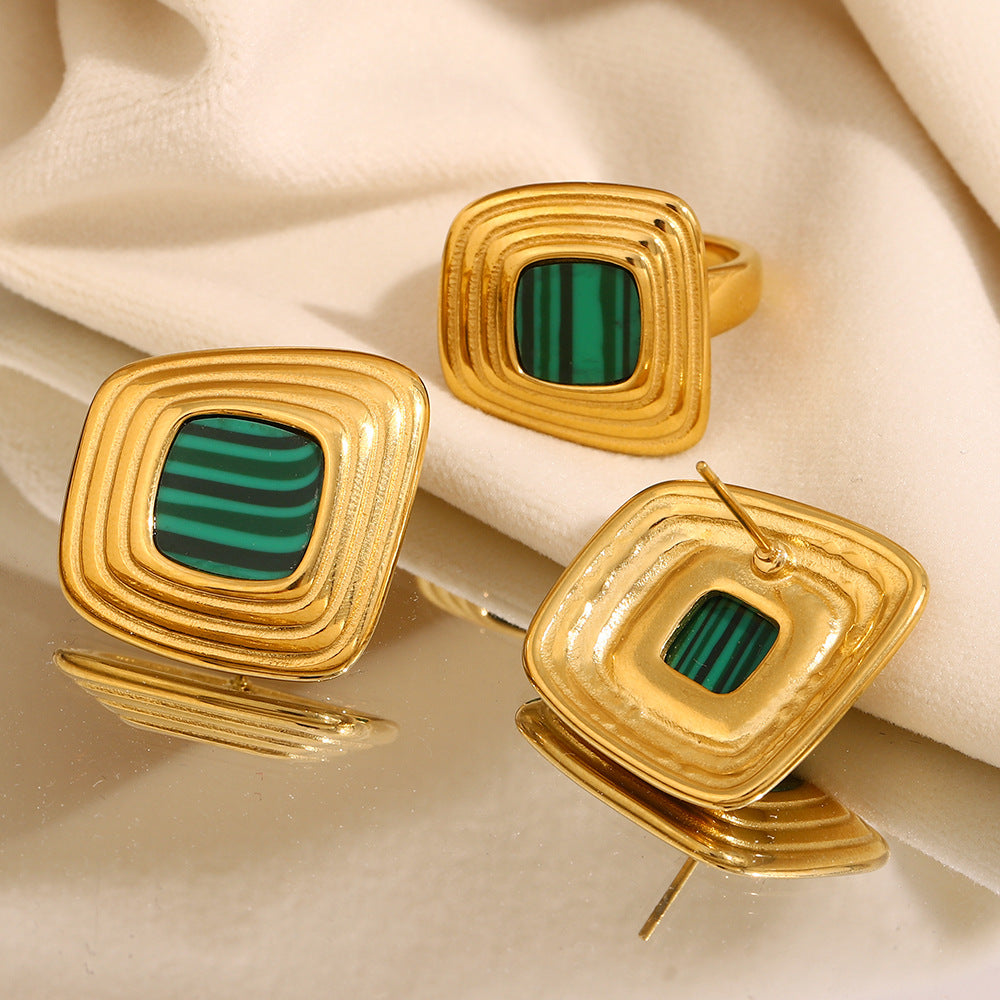 Set de aretes y anillo | Enchapado en oro 18k