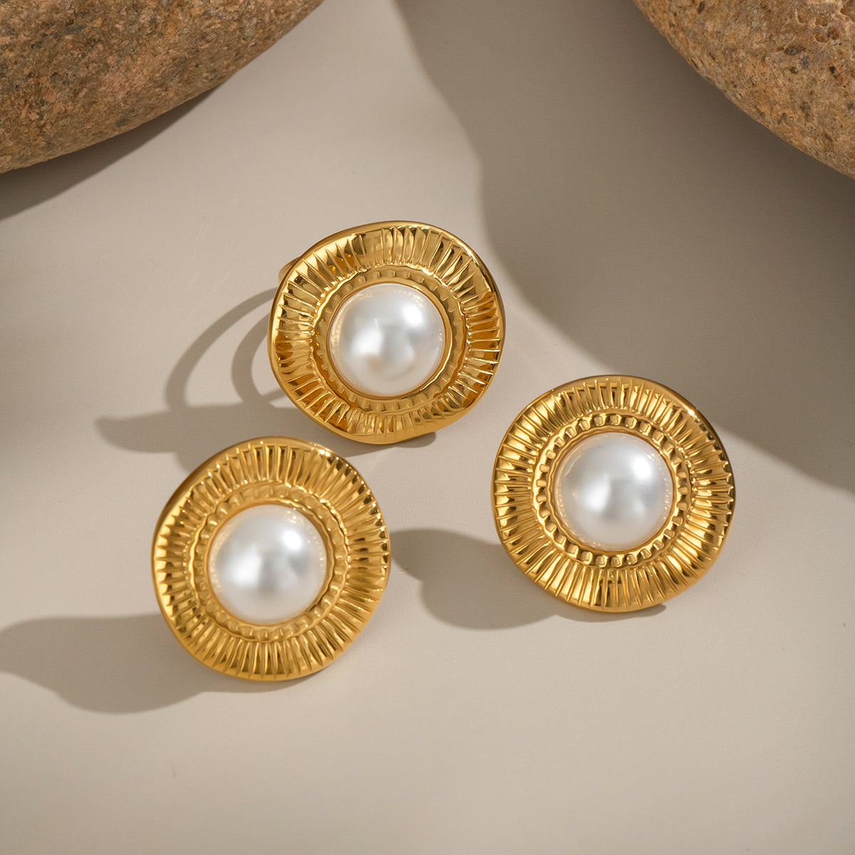 Set de aretes y anillo | Enchapado en oro 18k