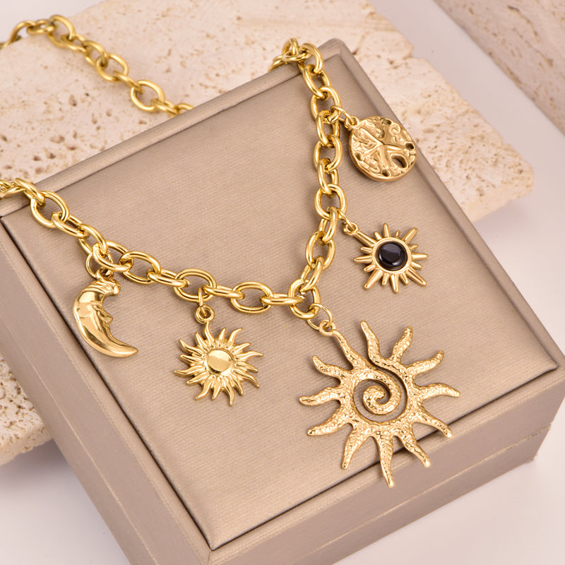 Collar con dijes | Enchapado en oro 18k