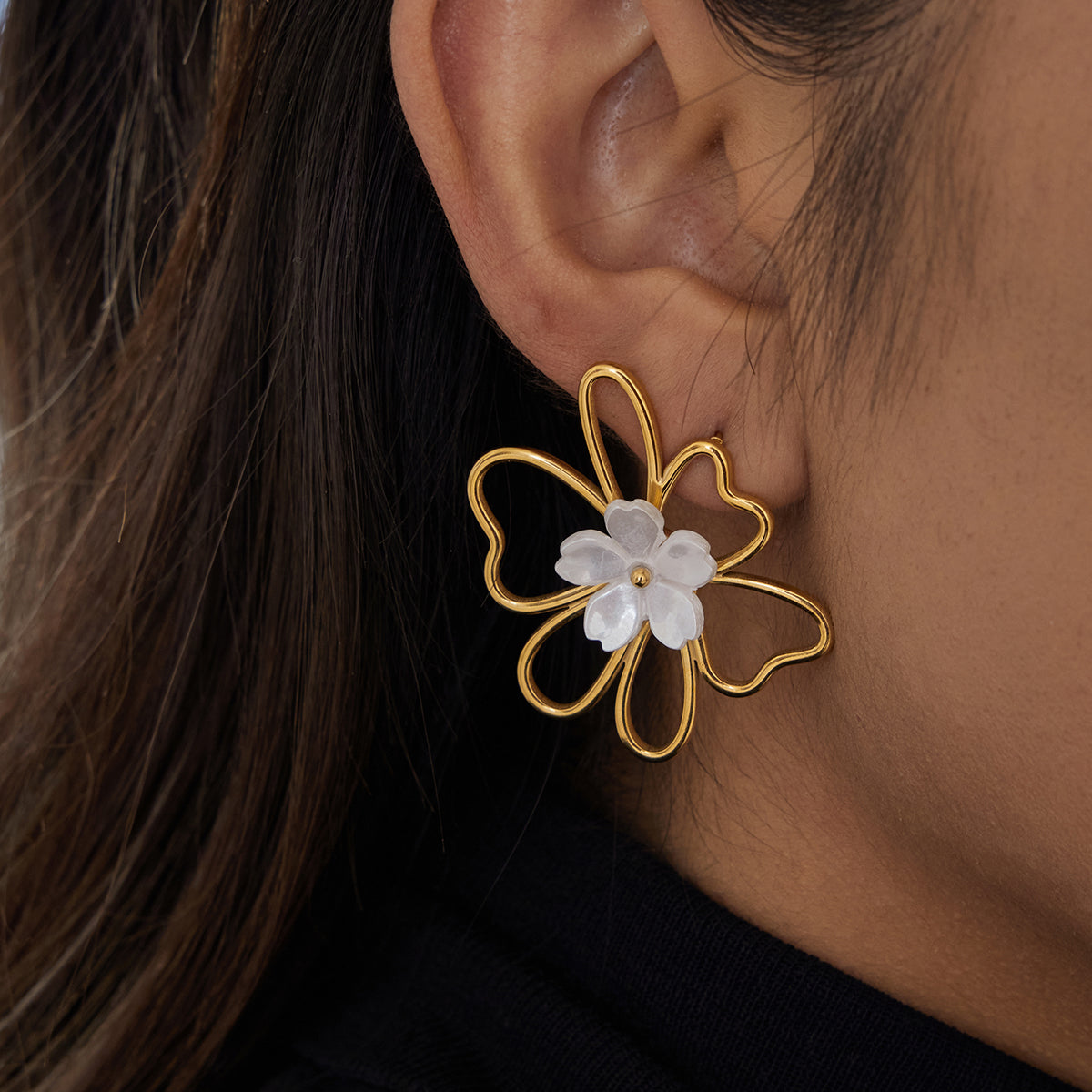Aretes | Enchapado oro 18 k | Diseño floral