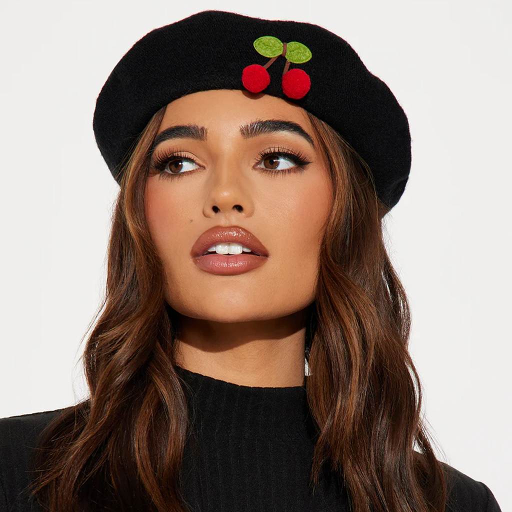 Boina | Cherry Noir Chic