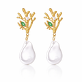Aretes con diseño de coral y perla de imitación
