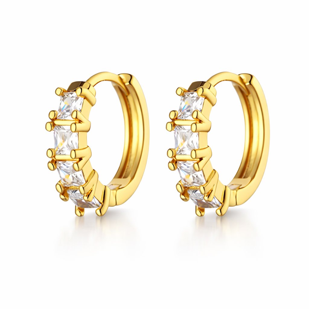 Aretes redondos con circonitas y baño de oro de 18 quilates