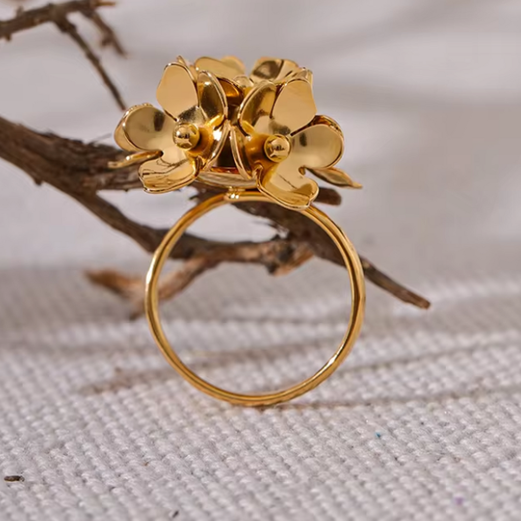 Anillo ajustable | Enchapado en oro 18k | Flor estereoscópica