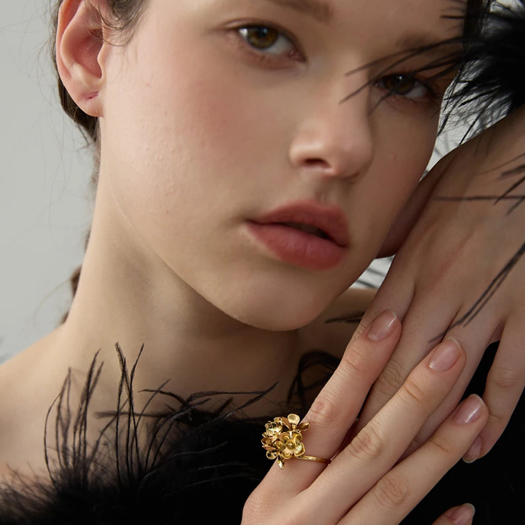 Anillo ajustable | Enchapado en oro 18k | Flor estereoscópica