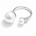 Anillo Ajustable con Perlas y Zirconia